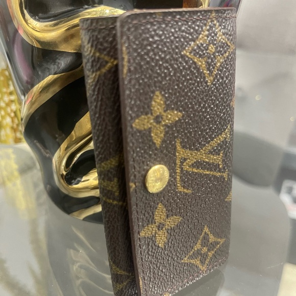 Louis Vuitton Monogram Key Holder - Picture 1 of 6